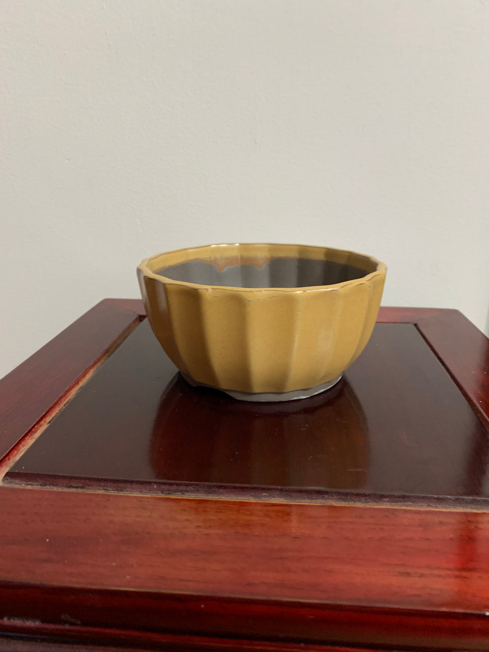 Japanese Round Mustard Colour Scalloped Pot