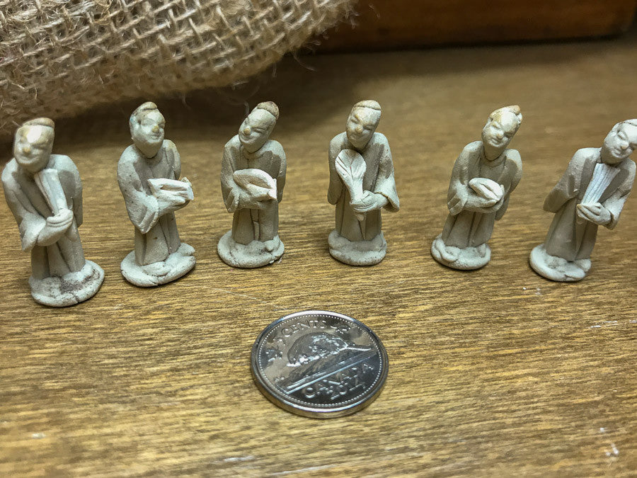Mystery Box – Tiny Mud Men Figurines